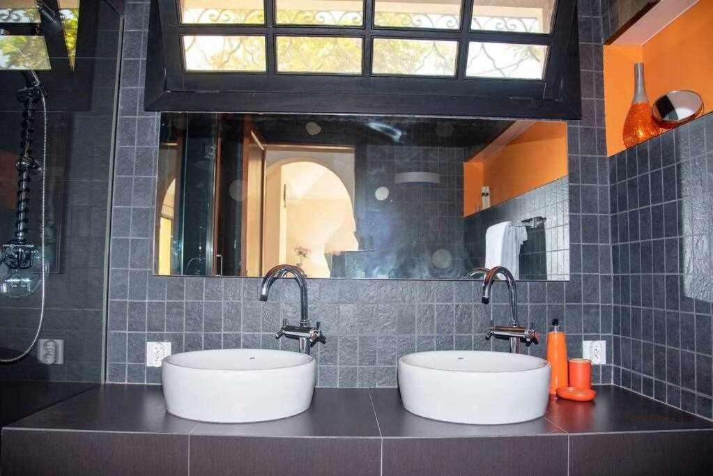 Aurora Mari Villa Your Dream Steps From The Ocean Shore Калета де Фусте Екстериор снимка