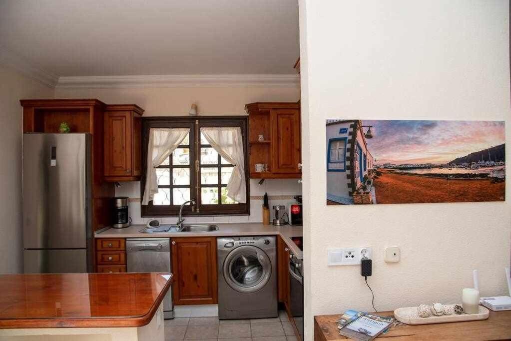 Aurora Mari Villa Your Dream Steps From The Ocean Shore Калета де Фусте Екстериор снимка
