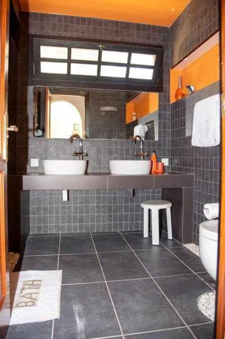 Aurora Mari Villa Your Dream Steps From The Ocean Shore Калета де Фусте Екстериор снимка