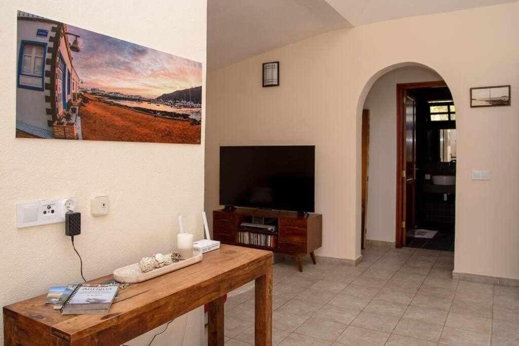 Aurora Mari Villa Your Dream Steps From The Ocean Shore Калета де Фусте Екстериор снимка